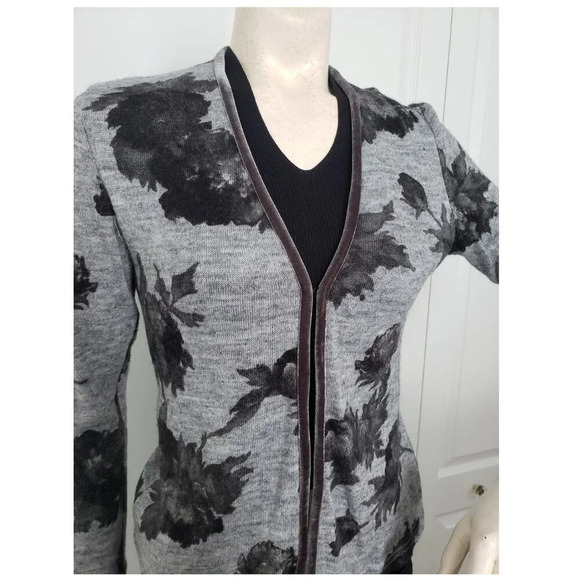 Moiselle Wool blend grey floral cardigan SIZE 2 - Picture 2 of 11